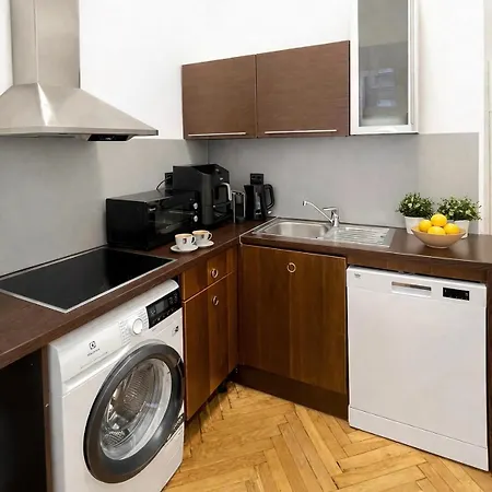 2br 98m2 Old Town With Pool Table And Free Parking! *