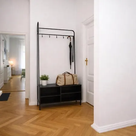 2br 98m2 Old Town With Pool Table And Free Parking! דירה טאלין