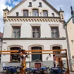 2br 98m2 Old Town With Pool Table And Free Parking! Talin