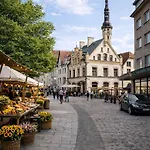 2br 98m2 Old Town With Pool Table And Free Parking! * Talin