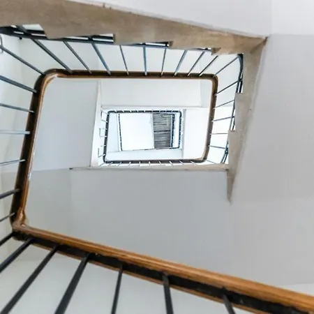 2br 98m2 In Old Town With View And Free Parking!