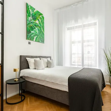 2br 98m2 In Old Town With View And Free Parking! Lejlighed *